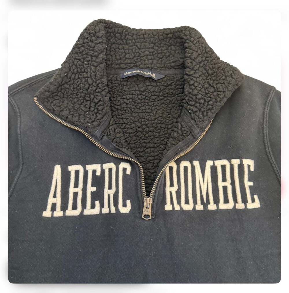 Vintage Abercrombie & Fitch Women's Sherpa-Lined Logo Half-Zip Sweatshirt - Picture 8 of 9